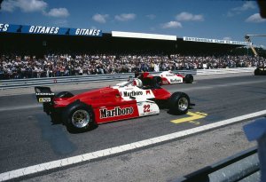 De Cesaris and Lauda on the grid